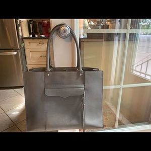 Gray tote